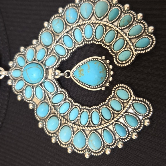 Turquoise and Silver Necklace and Earring Set - Picture 5 of 6